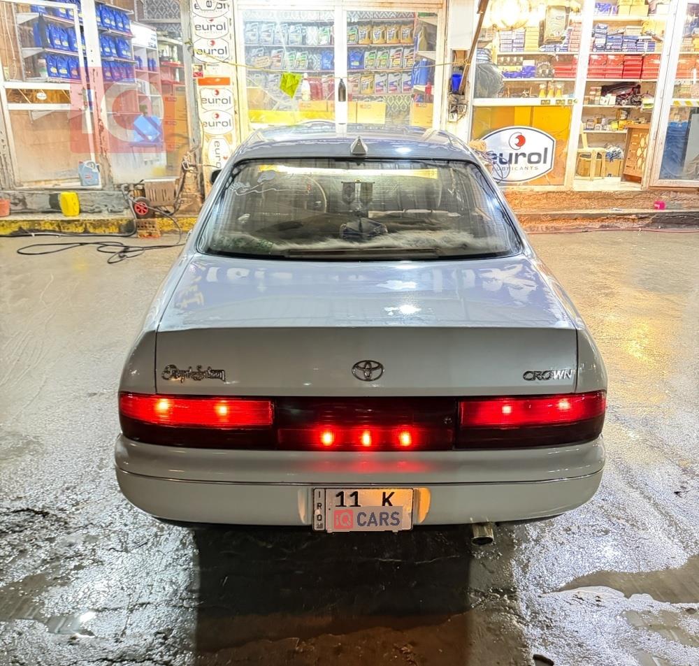 تۆیۆتا کراون